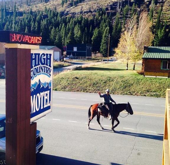High Country Motel And Cabins