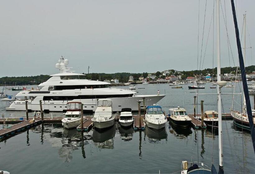 הוסטל Browns Wharf Inn