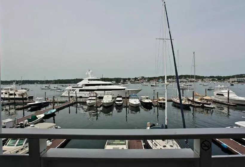 ユースホステル Browns Wharf Inn