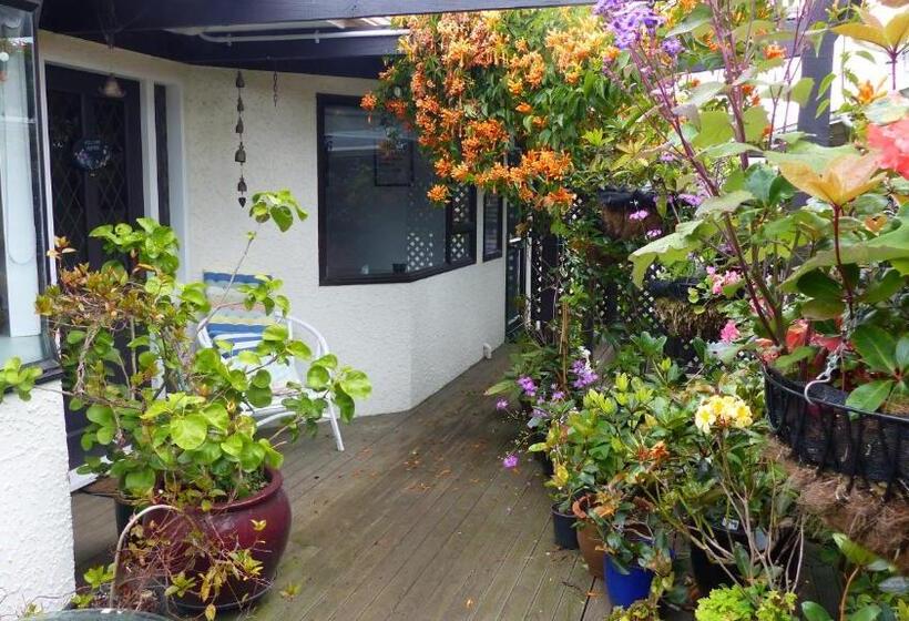 Ashcroft Gardens Bed & Breakfast