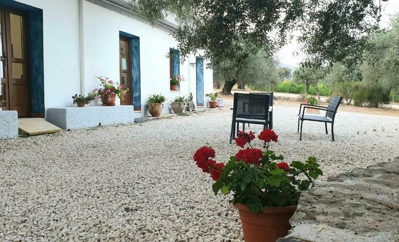 هتل Agriturismo Su Barcu