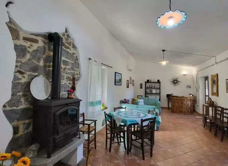 ホテル Agriturismo Su Barcu