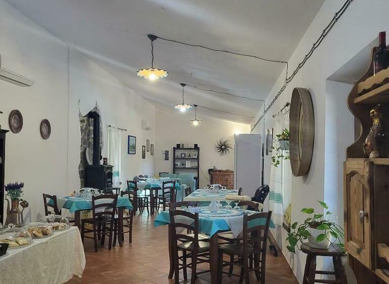 هتل Agriturismo Su Barcu