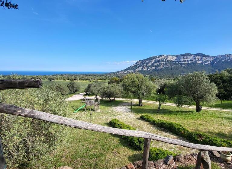 هتل Agriturismo Su Barcu