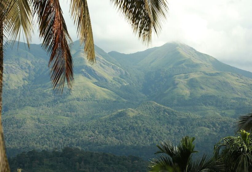 هتل Woodrose Resort