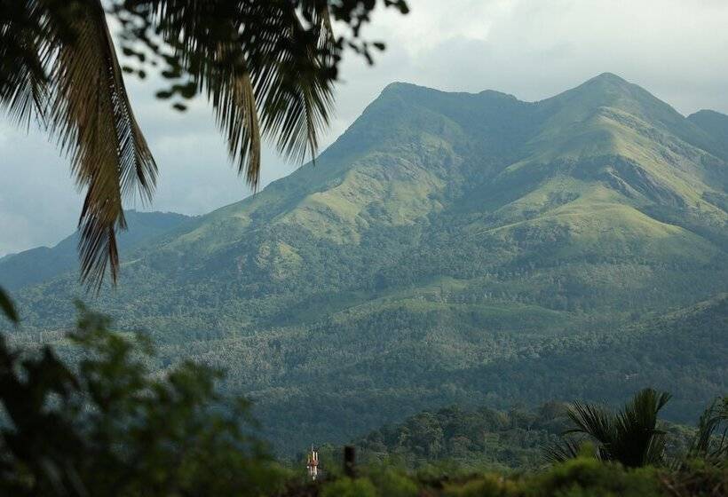 هتل Woodrose Resort