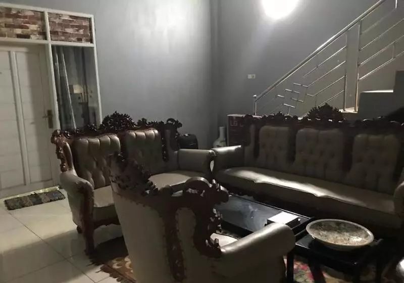 Majatalo The Carstensz Homestay