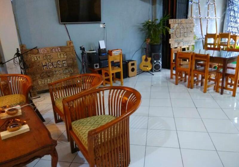 פנסיון The Carstensz Homestay