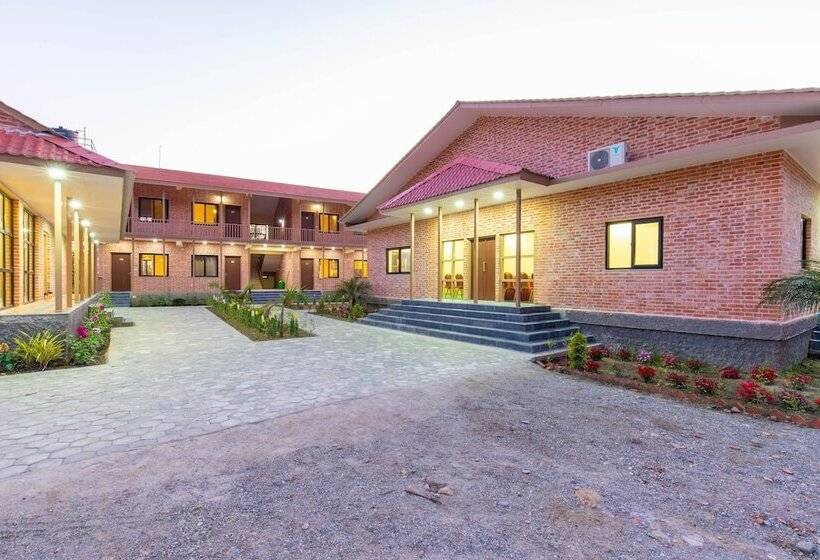 هتل Badreni Jungle Resort