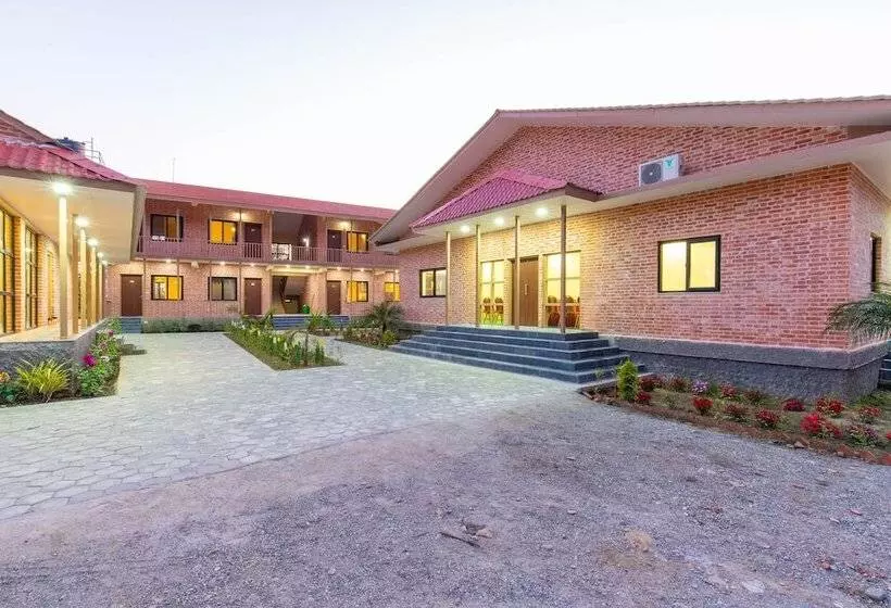هتل Badreni Jungle Resort
