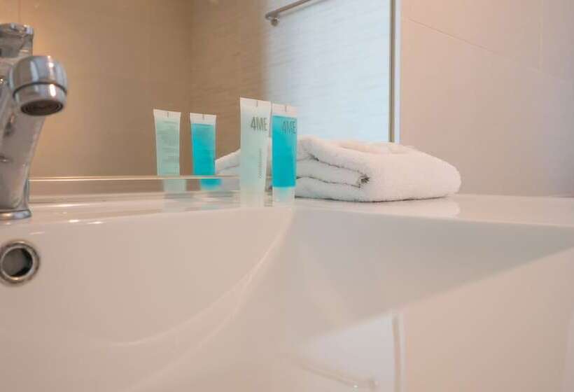 Broadbeach Savannah Resort