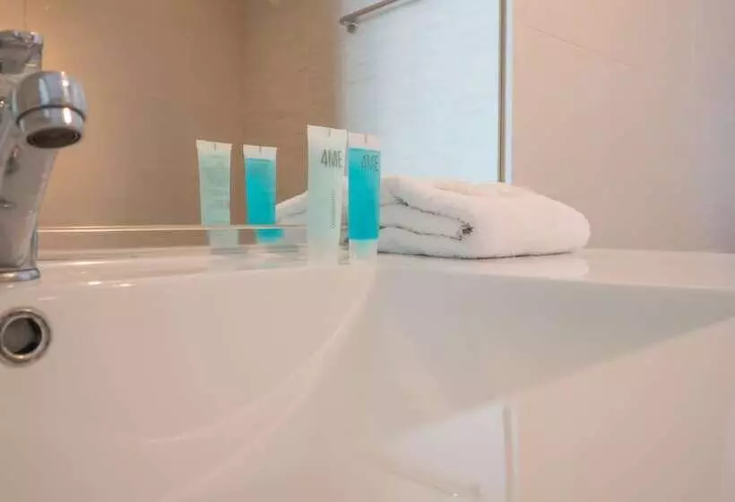 Broadbeach Savannah Resort