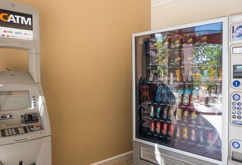 Broadbeach Savannah Resort