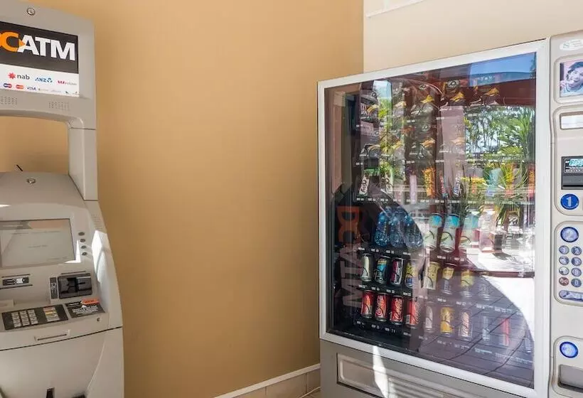 Broadbeach Savannah Resort