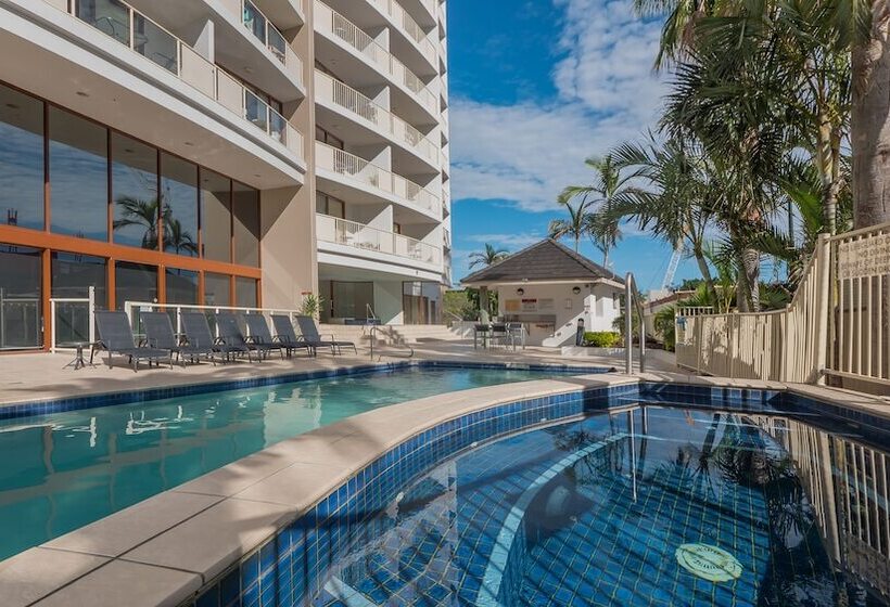 Broadbeach Savannah Resort