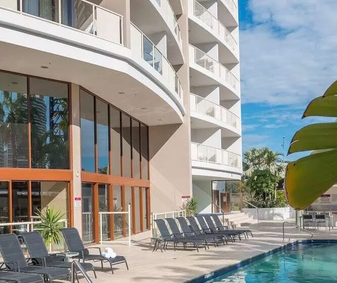 Broadbeach Savannah Resort