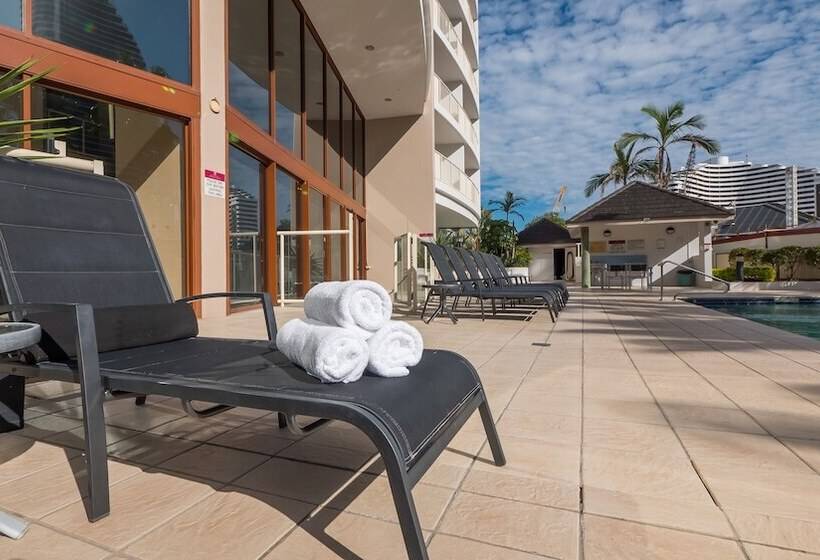 Broadbeach Savannah Resort