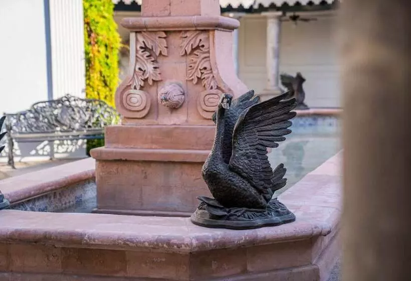 هتل Alameda Grand