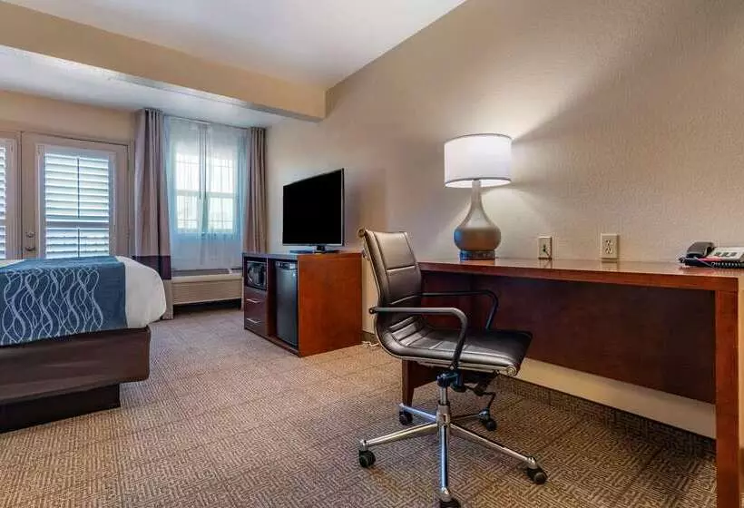 Отель Comfort Inn & Suites Ukiah Mendocino County