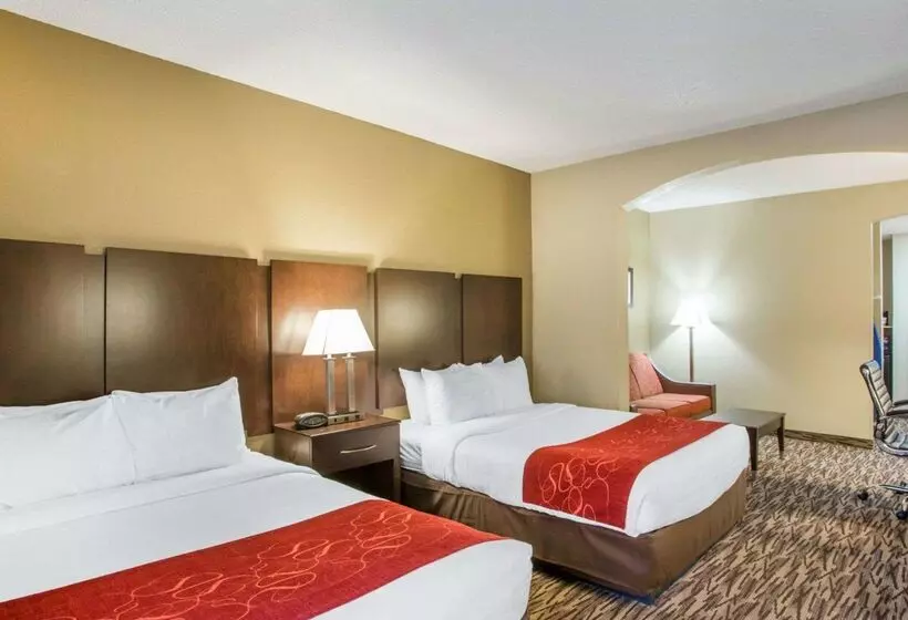 Отель Comfort Suites
