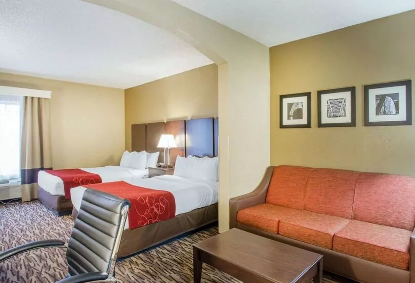 Отель Comfort Suites