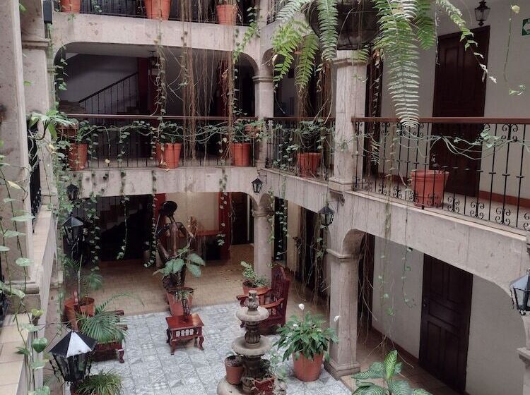 בית מלון כפרי Don Quijote Plaza  Guadalajara Centro Historico