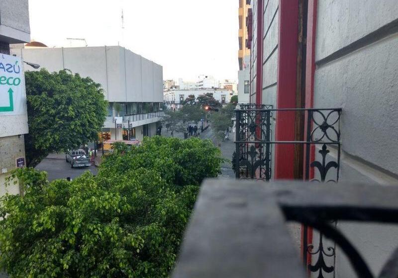 בית מלון כפרי Don Quijote Plaza  Guadalajara Centro Historico