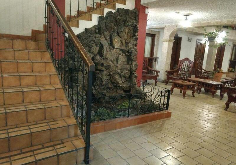 בית מלון כפרי Don Quijote Plaza  Guadalajara Centro Historico