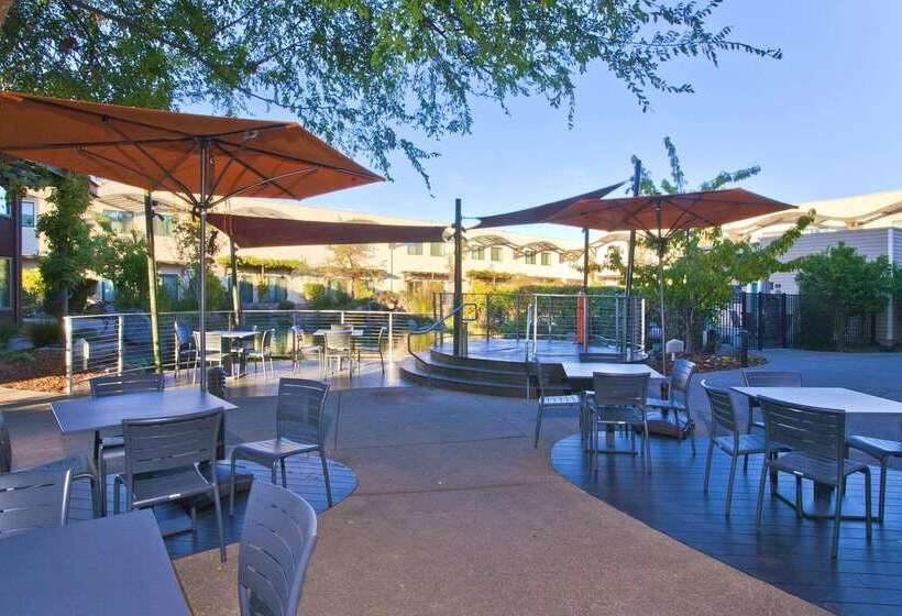 فندق Doubletree By Hilton Napa Valley American Canyon