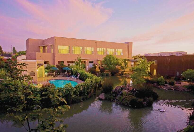 فندق Doubletree By Hilton Napa Valley American Canyon