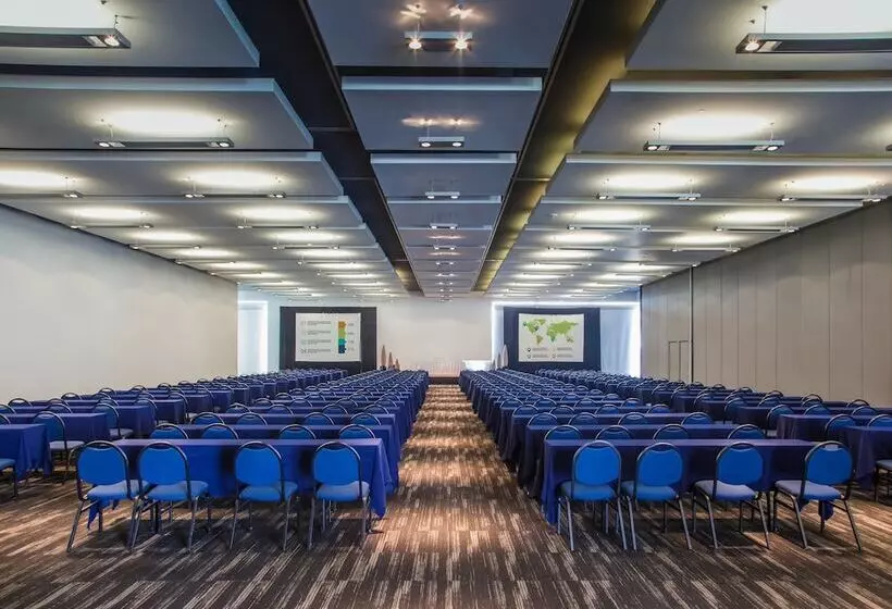 Отель Fiesta Inn Monterrey Tecnologico