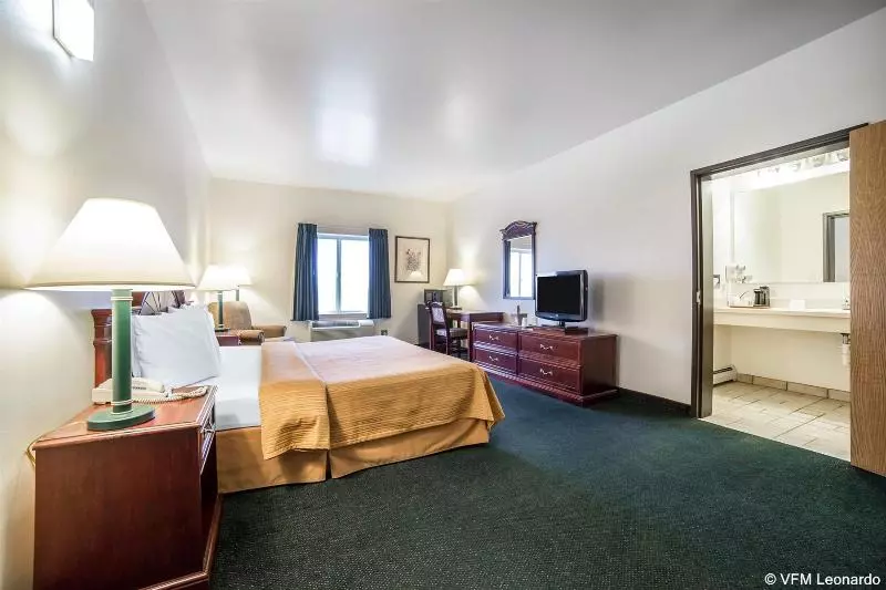 Отель Helena Inn Airport