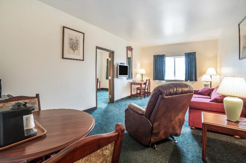 ホテル Helena Inn   Airport