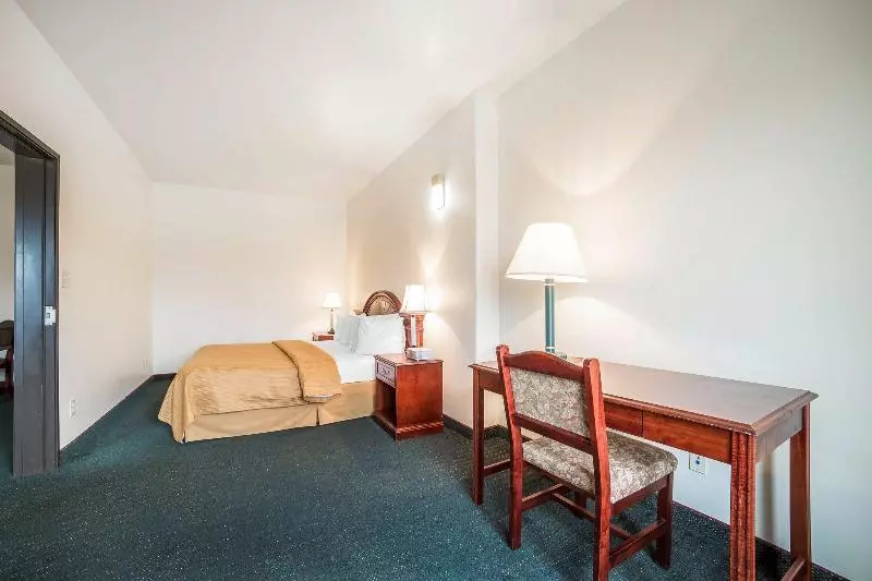 Отель Helena Inn Airport