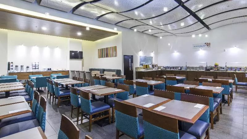 ホテル Holiday Inn Guadalajara Patria-Universidad