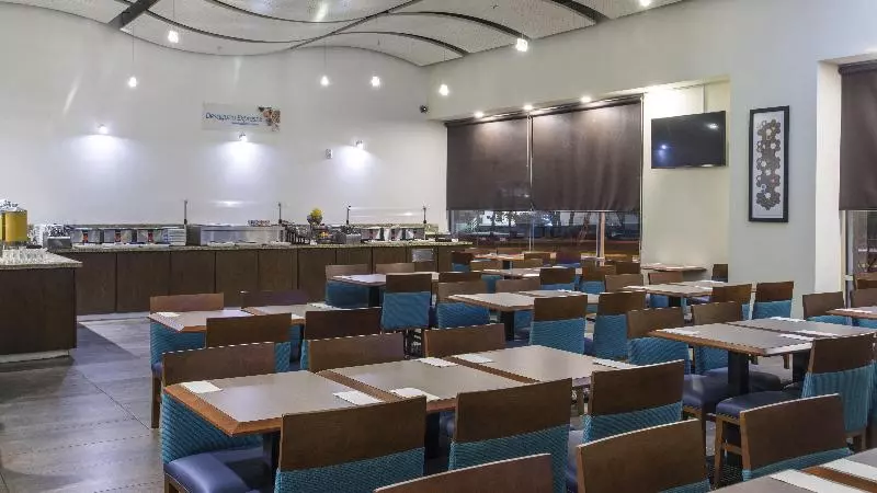 ホテル Holiday Inn Guadalajara Patria-Universidad