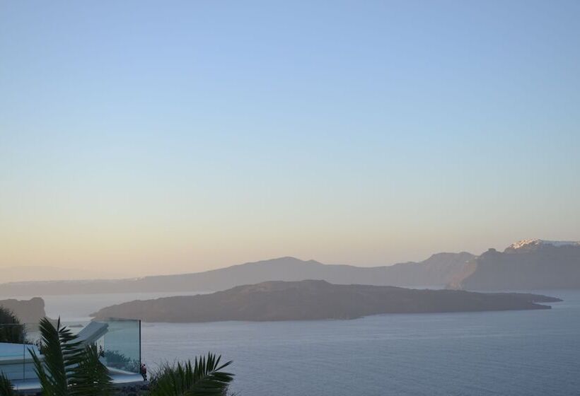 Hotel Maison Des Lys  Luxury Suites