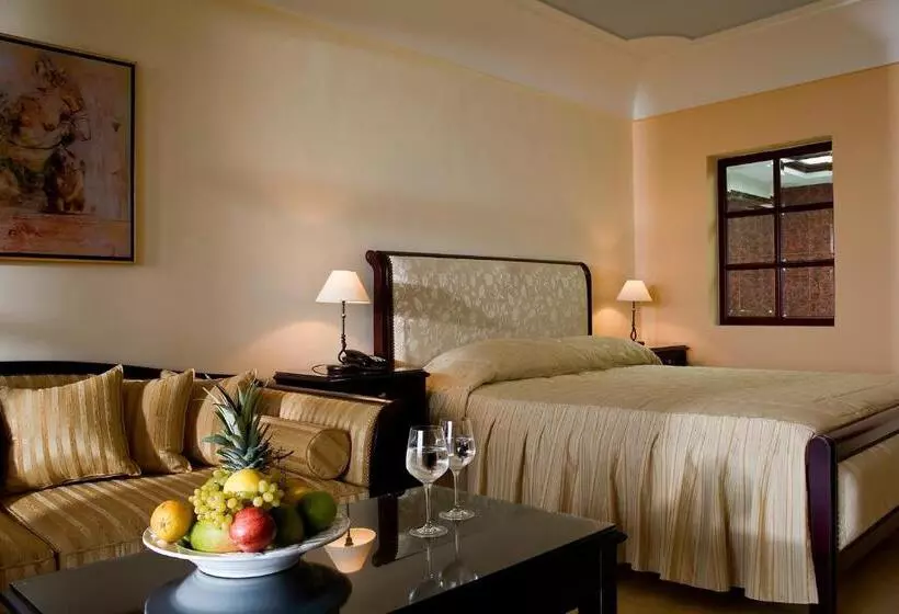 בית מלון כפרי Maison Des Lys  Luxury Suites