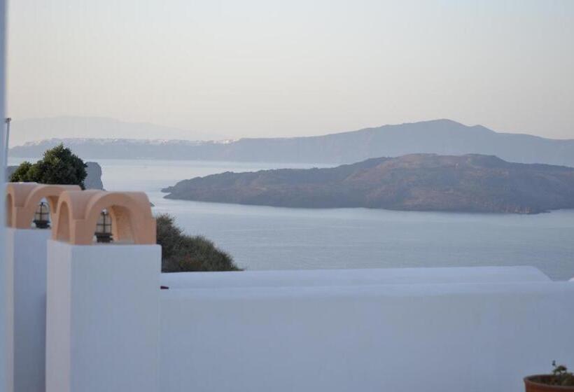 Hotel Maison Des Lys  Luxury Suites