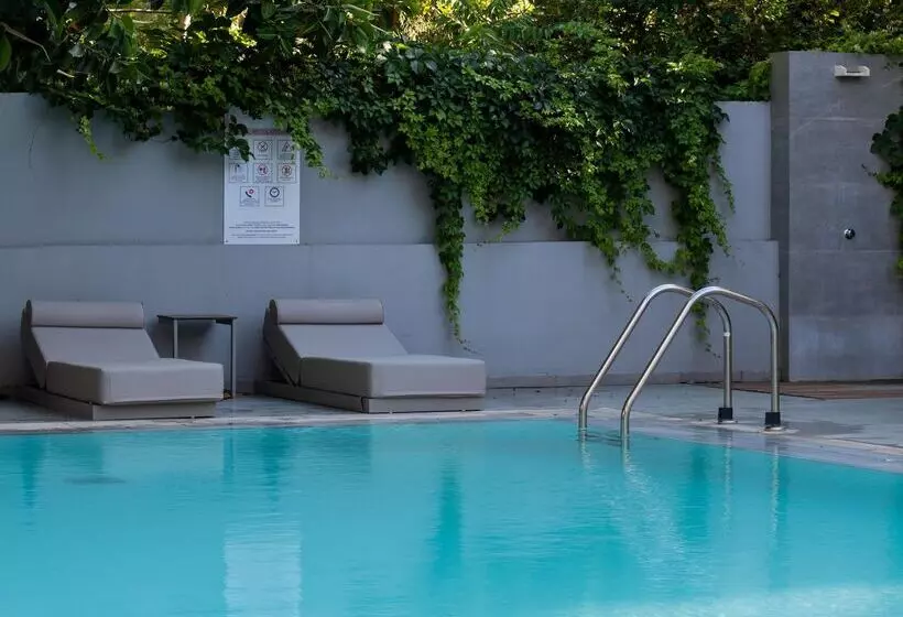 فندق Oktober Downtown Boutique