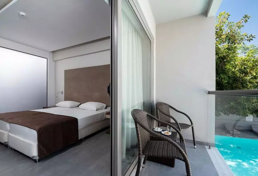 فندق Oktober Downtown Boutique