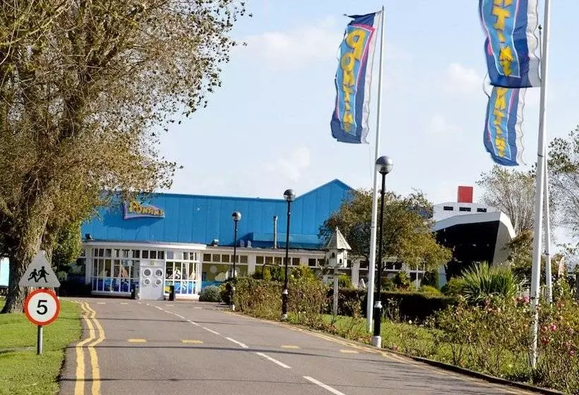 Hotel Pakefield Holiday Village Adults Only