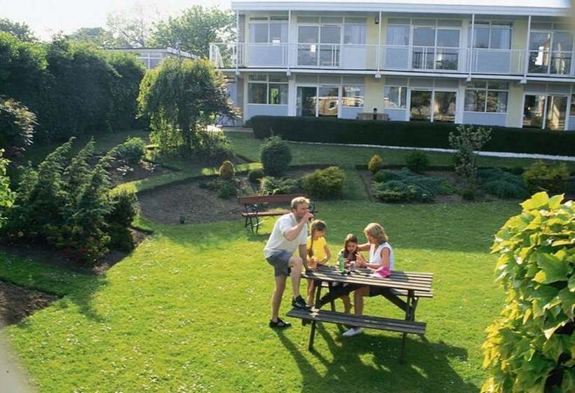 בית מלון כפרי Pakefield Holiday Village   Adults Only