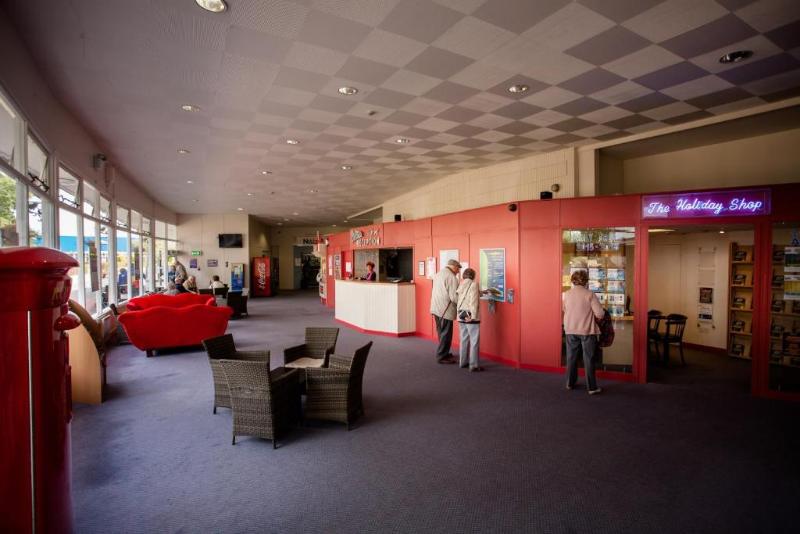 בית מלון כפרי Pakefield Holiday Village   Adults Only