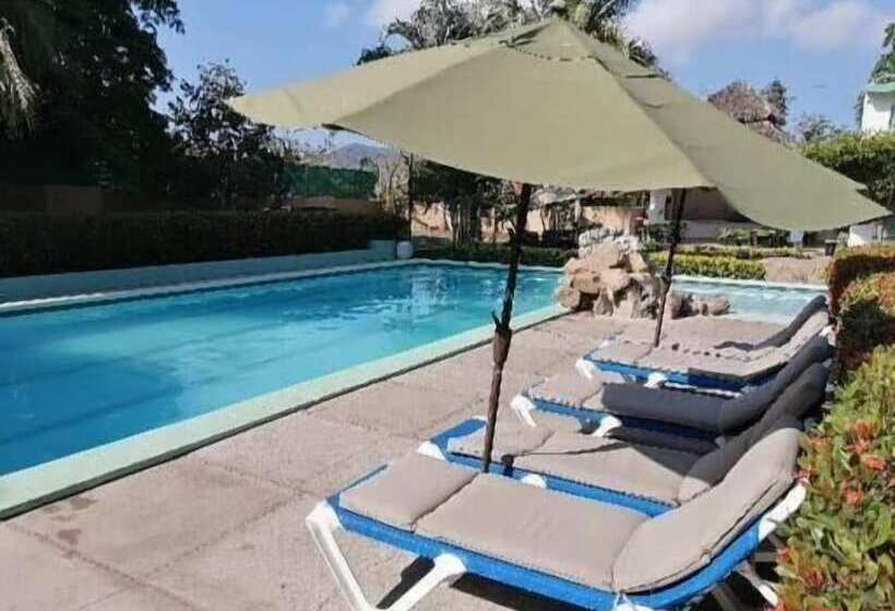 فندق Parotas Manzanillo