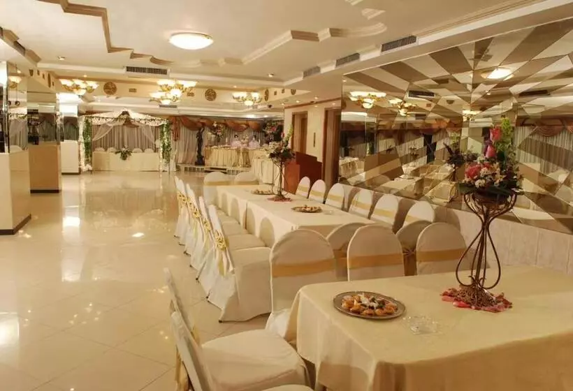 هتل Sol De Oriente