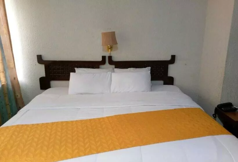 هتل Sol De Oriente