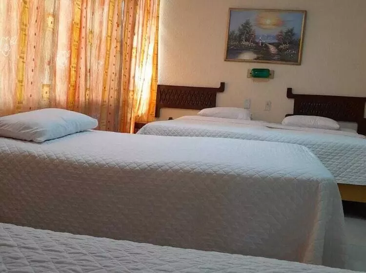 هتل Sol De Oriente