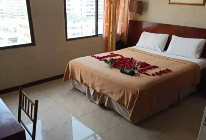 هتل Sol De Oriente