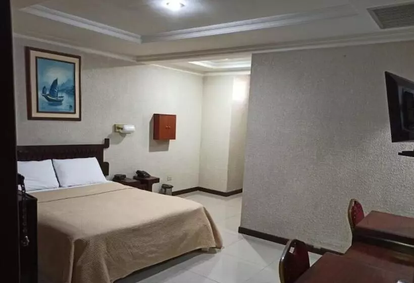 هتل Sol De Oriente